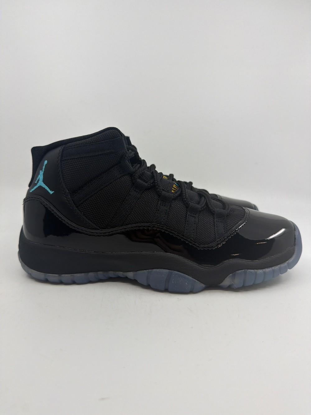 AJ 11 (GS) - GAMMA (2025)