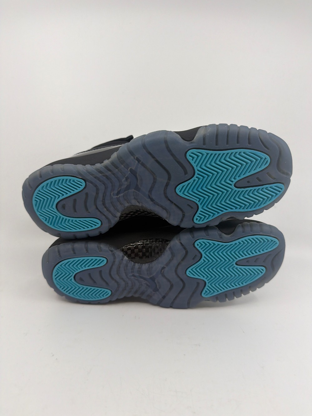 AJ 11 (GS) - GAMMA (2025)