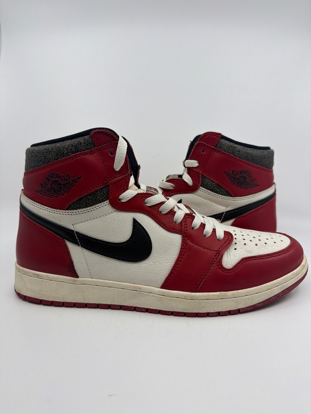 *USED* AJ 1 - CHICAGO LOST AND FOUND