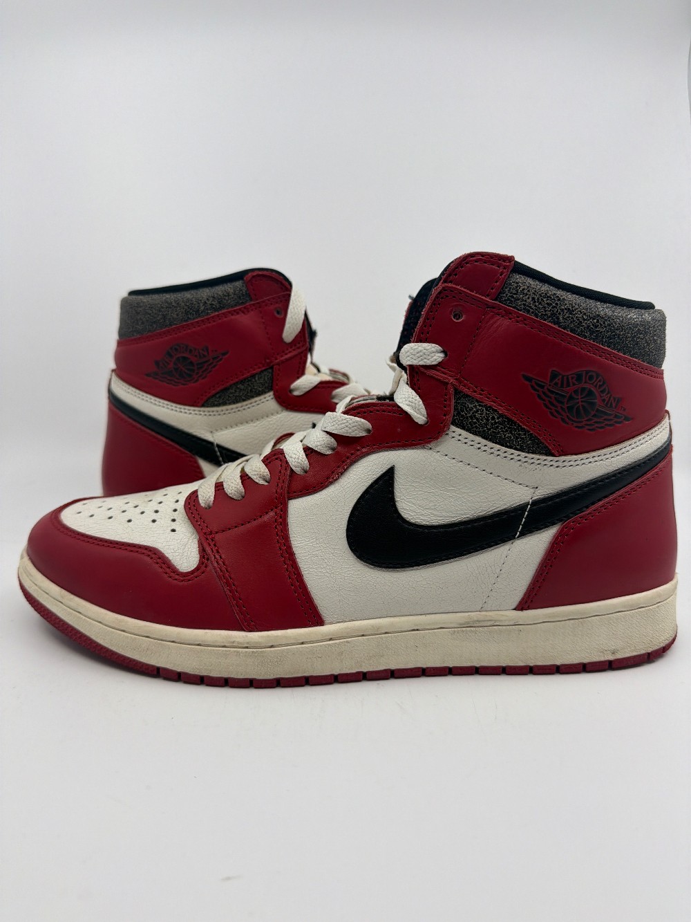 *USED* AJ 1 - CHICAGO LOST AND FOUND