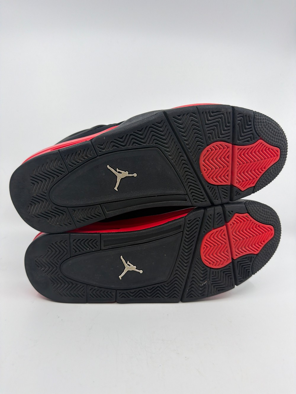 *USED* AJ 4 - RED THUNDER