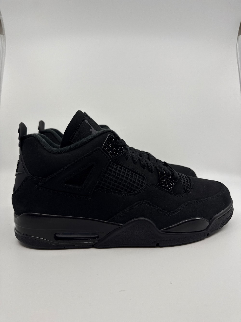 AJ 4 - BLACK CAT (2025)
