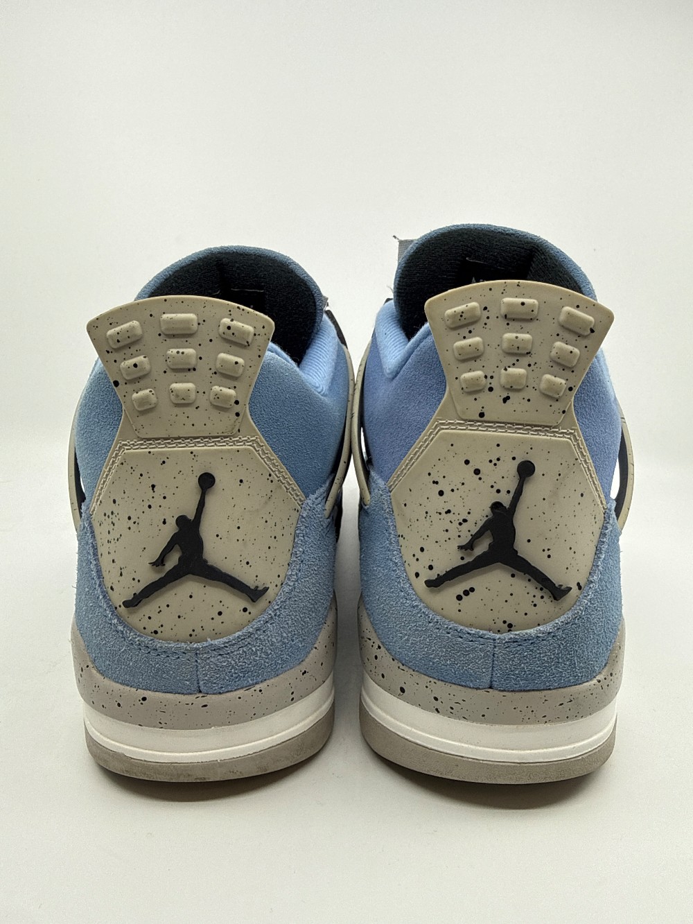 *USED* AJ 4 - UNIVERSITY BLUE