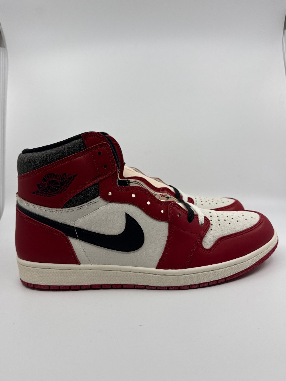AJ 1 - CHICAGO LOST AND FOUND