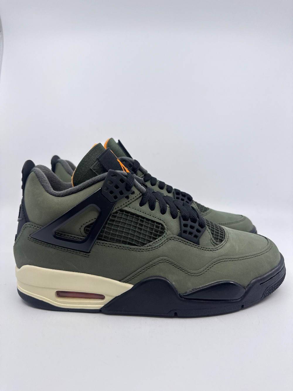 AJ 4 - UNDEFEATED (2025)