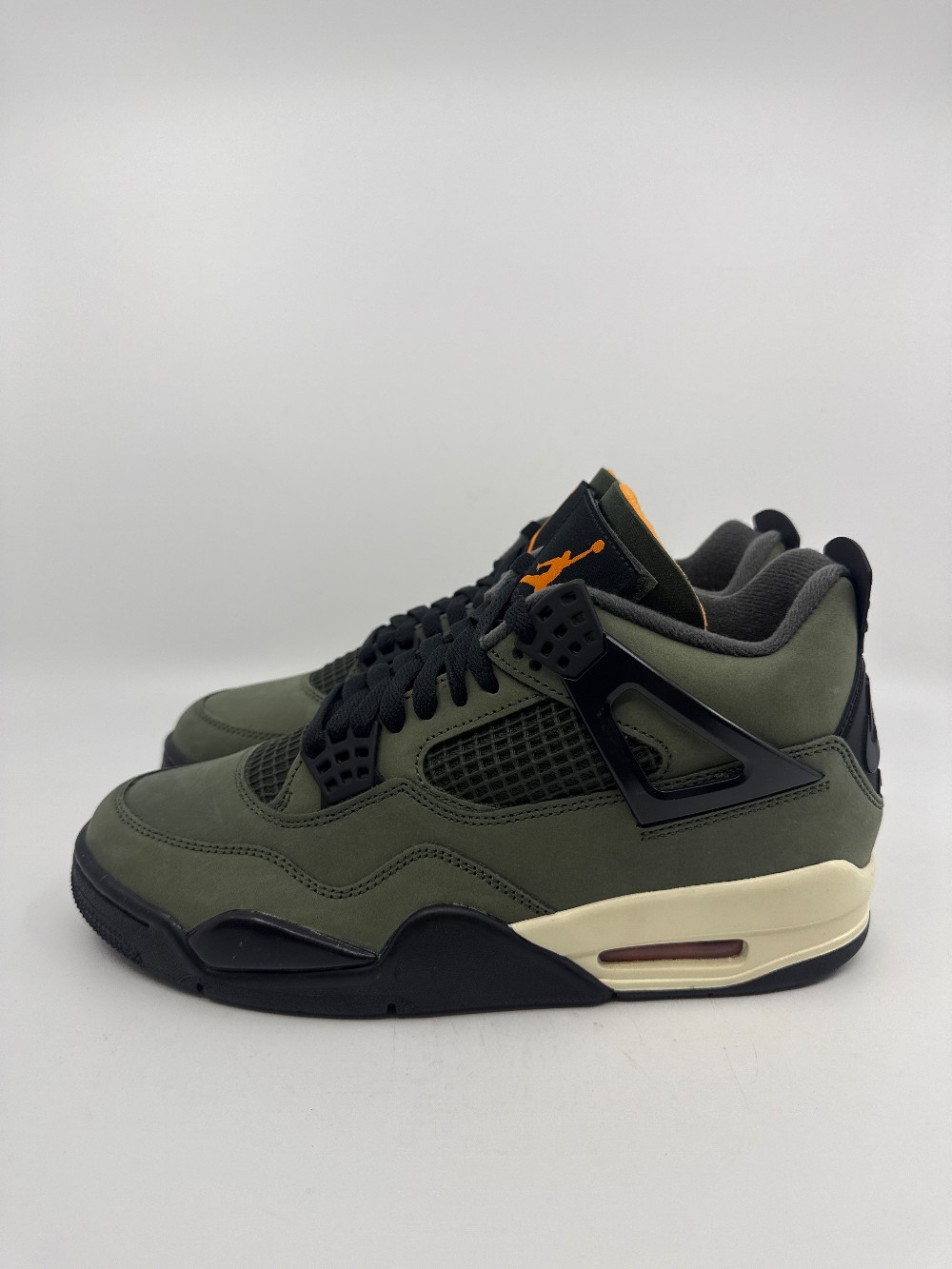 AJ 4 - UNDEFEATED (2025)