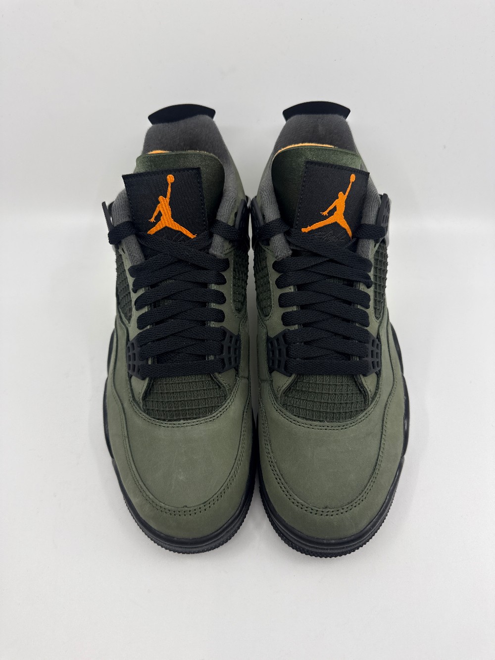 AJ 4 - UNDEFEATED (2025)