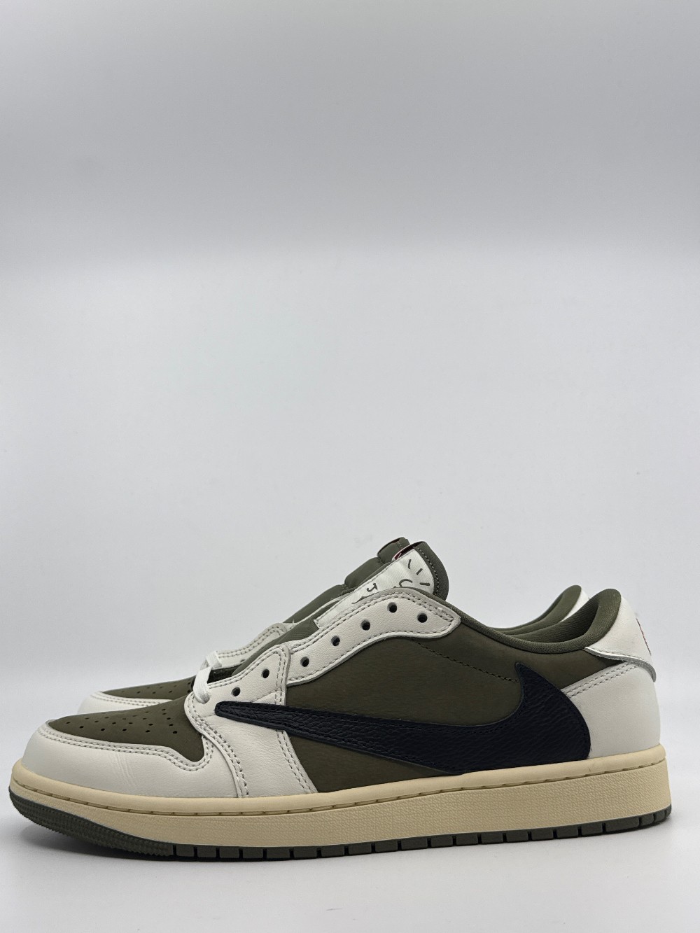 AJ 1 LOW X TRAVIS SCOTT - MEDIUM OLIVE