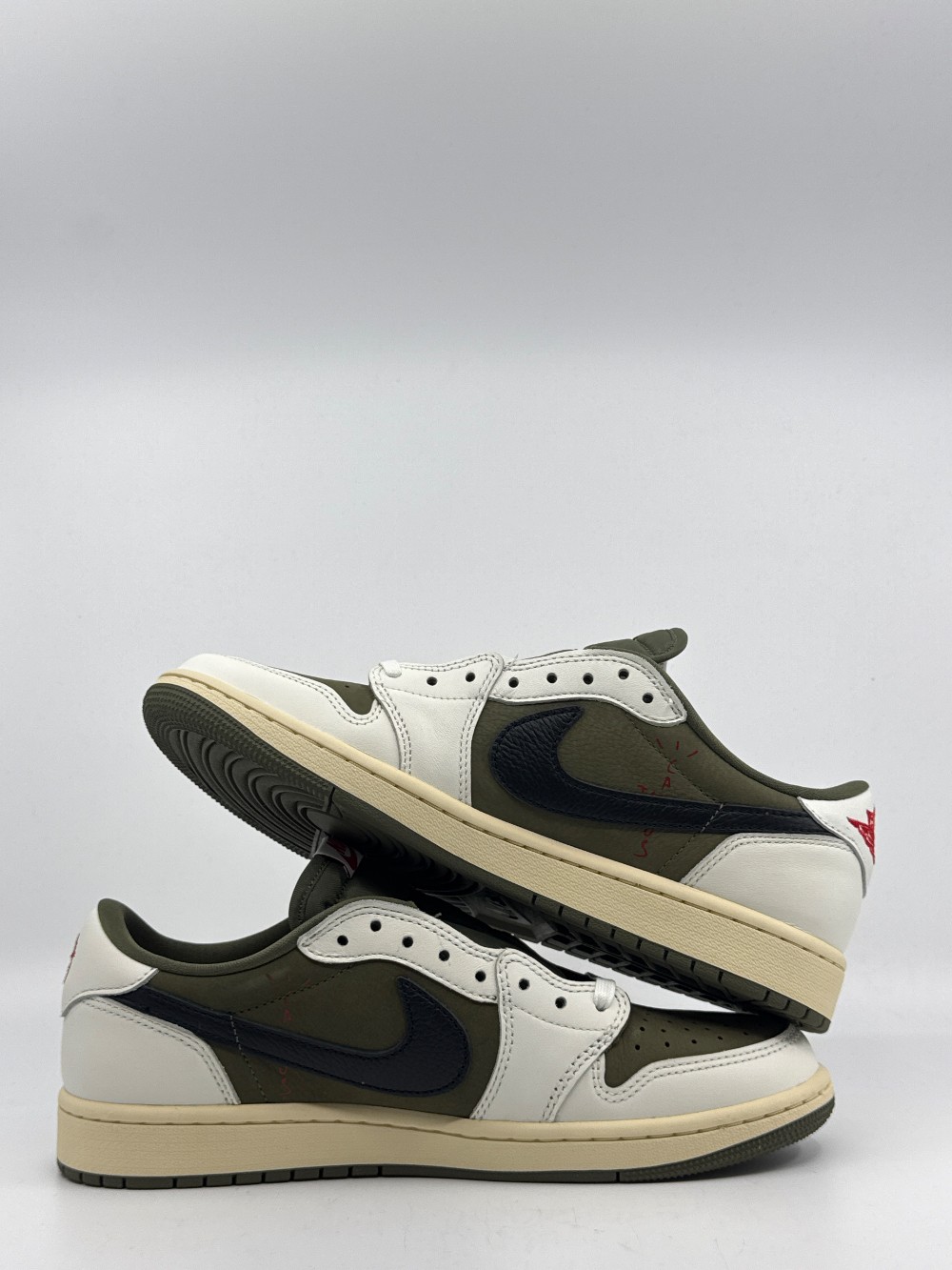AJ 1 LOW X TRAVIS SCOTT - MEDIUM OLIVE
