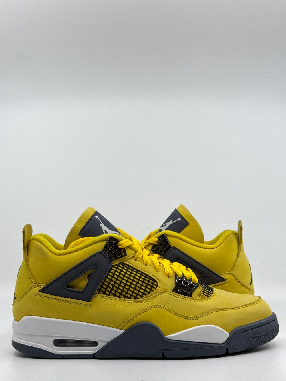 *USED* AJ 4 - LIGHTNING (2021)