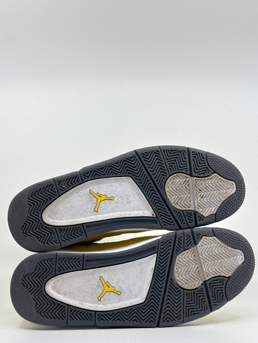*USED* AJ 4 - LIGHTNING (2021)