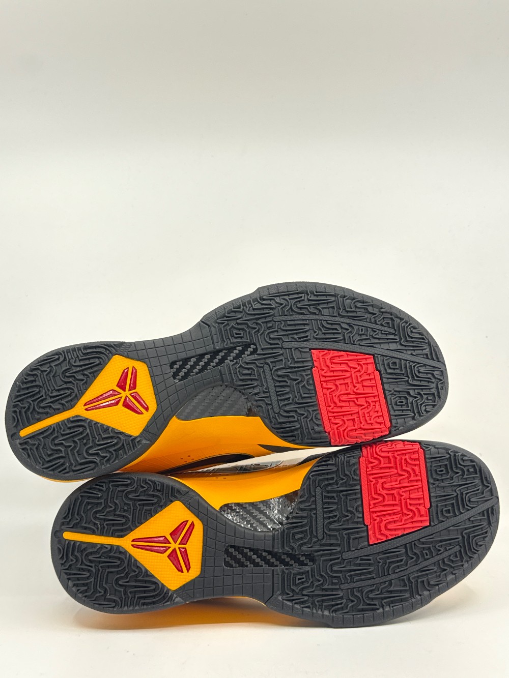 NIKE KOBE 5 PROTRO - BRUCE LEE