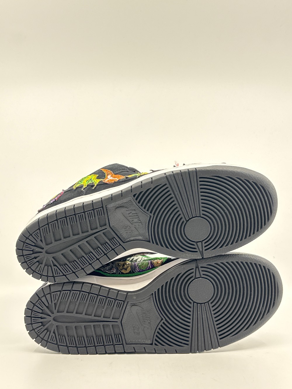 *VNDS* NIKE SB DUNK LOW NECKFACE