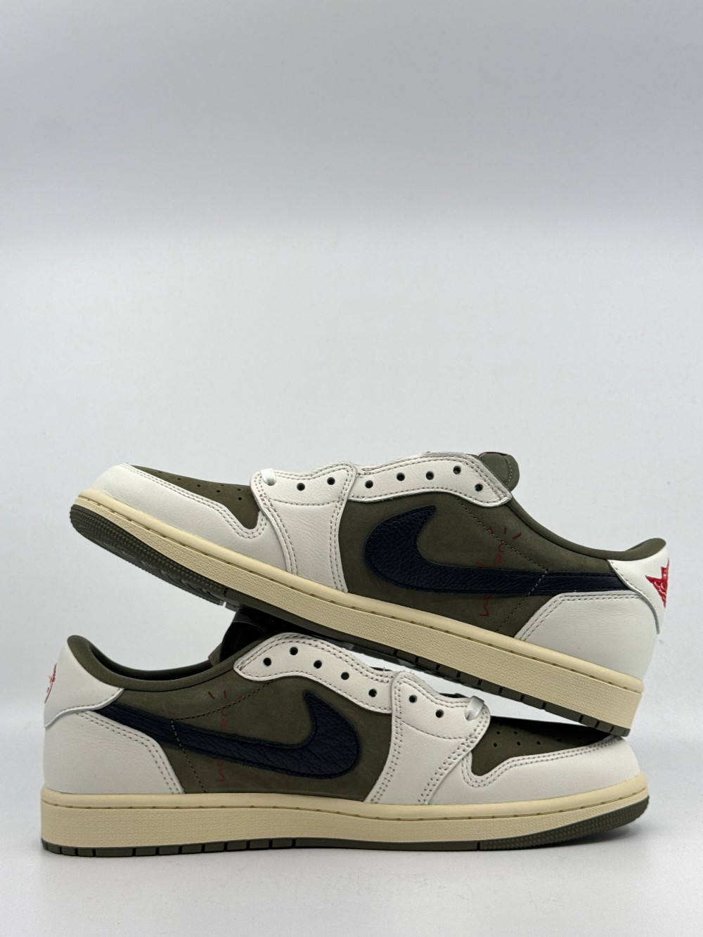 AJ 1 LOW X TRAVIS SCOTT - MEDIUM OLIVE