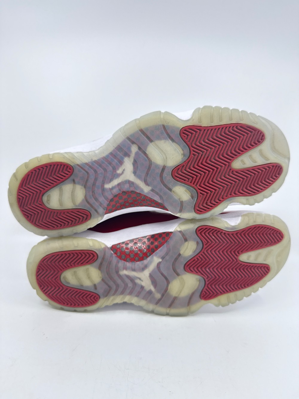 *USED/NO BOX* AJ 11 - CHERRY (2022)