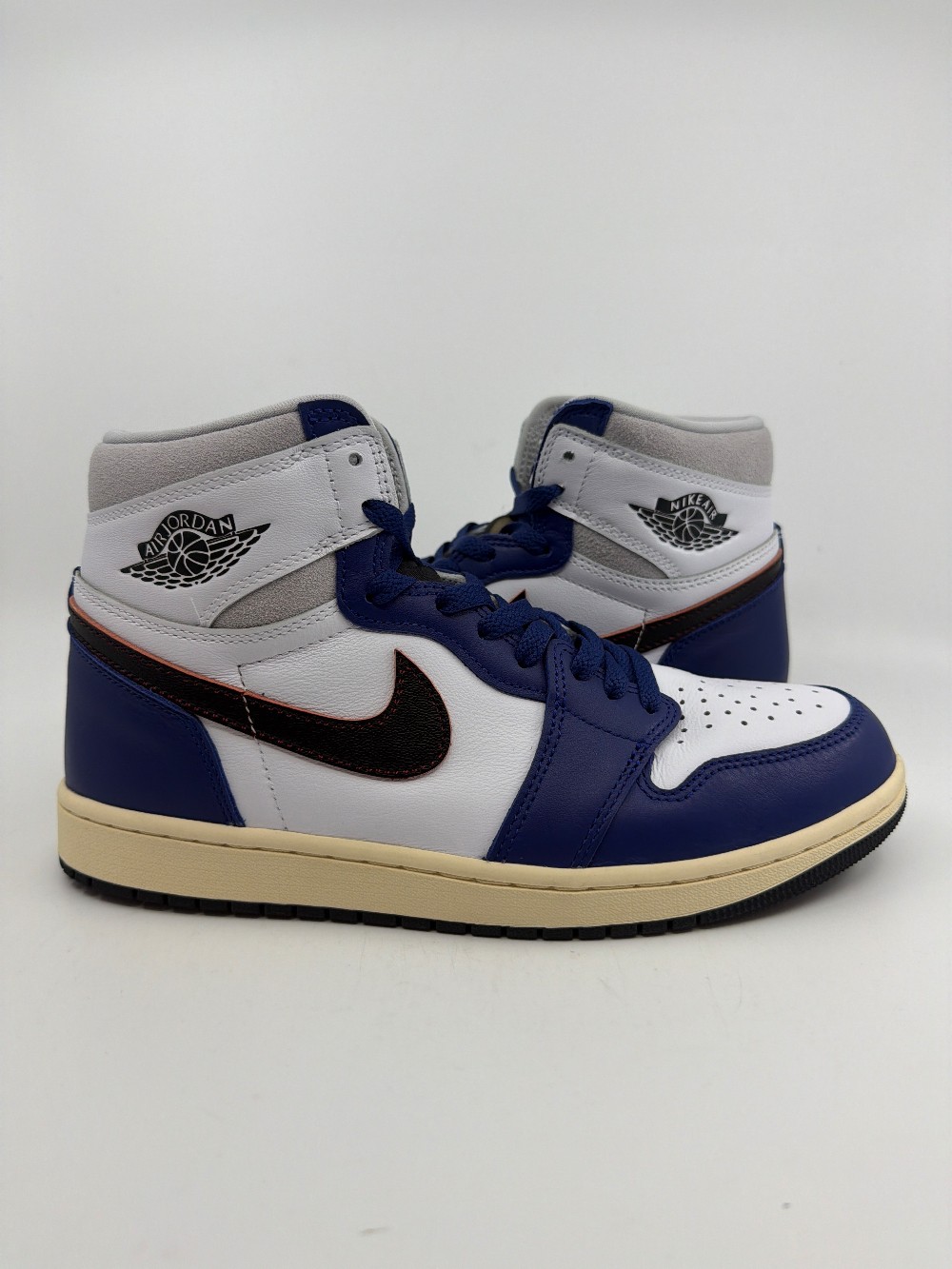 *USED* AJ 1 - RARE AIR