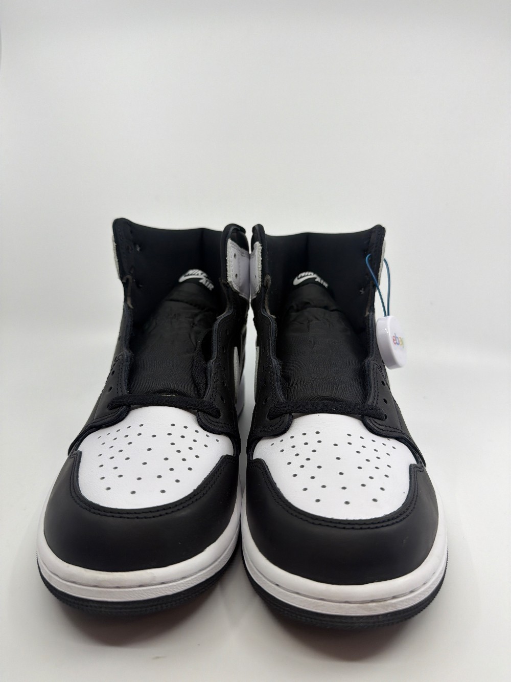 AJ 1 - BLACK WHITE
