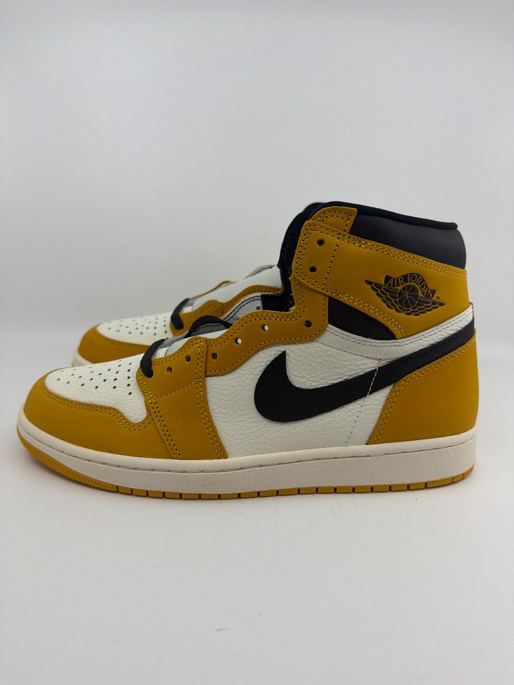 AJ 1 - YELLOW OCHRE