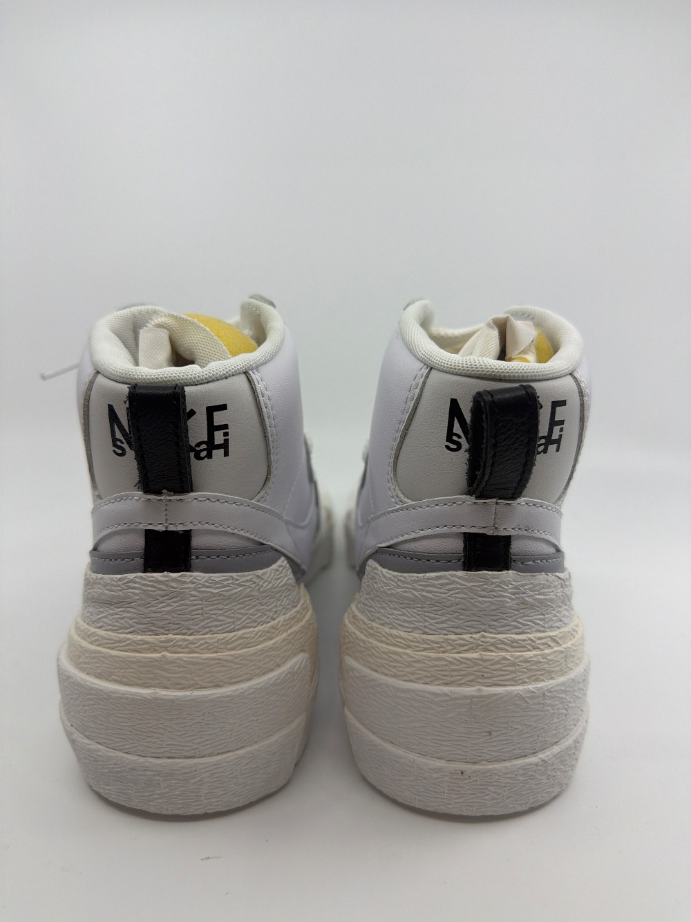 NIKE BLAZER MID X SACAI - WHITE GREY