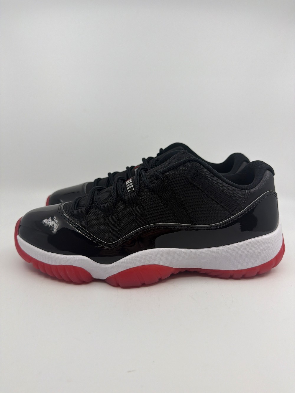 AJ 11 LOW - BRED (2025)