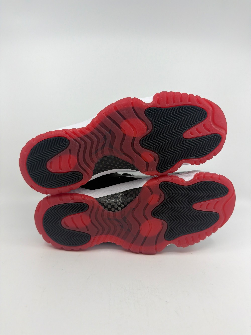 AJ 11 LOW - BRED (2025)