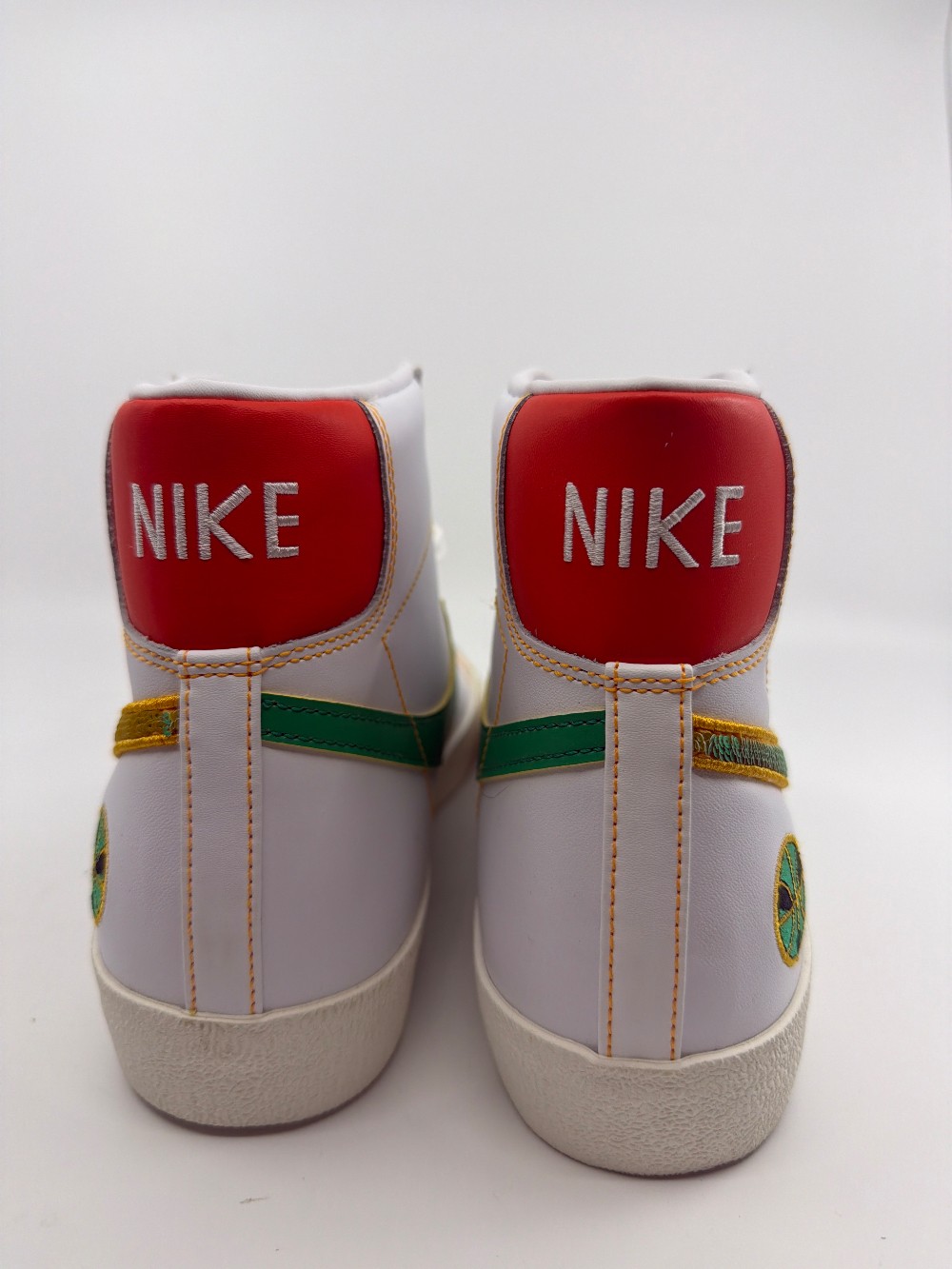 NIKE BLAZER MID 77 - RAYGUN