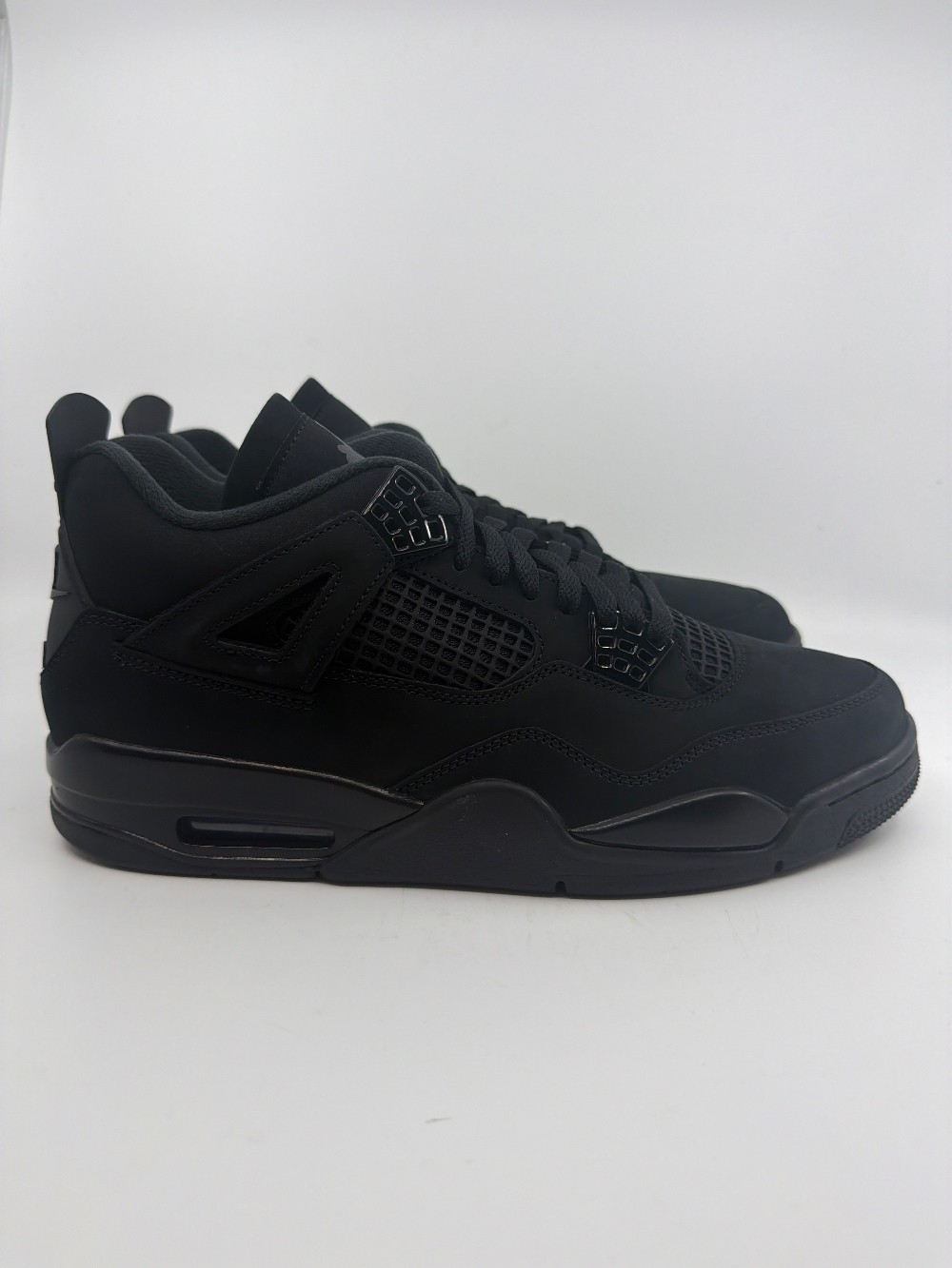 AJ 4 - BLACK CAT (2025)