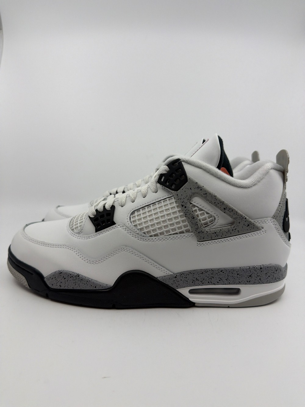 AJ 4 - WHITE CEMENT (2025)