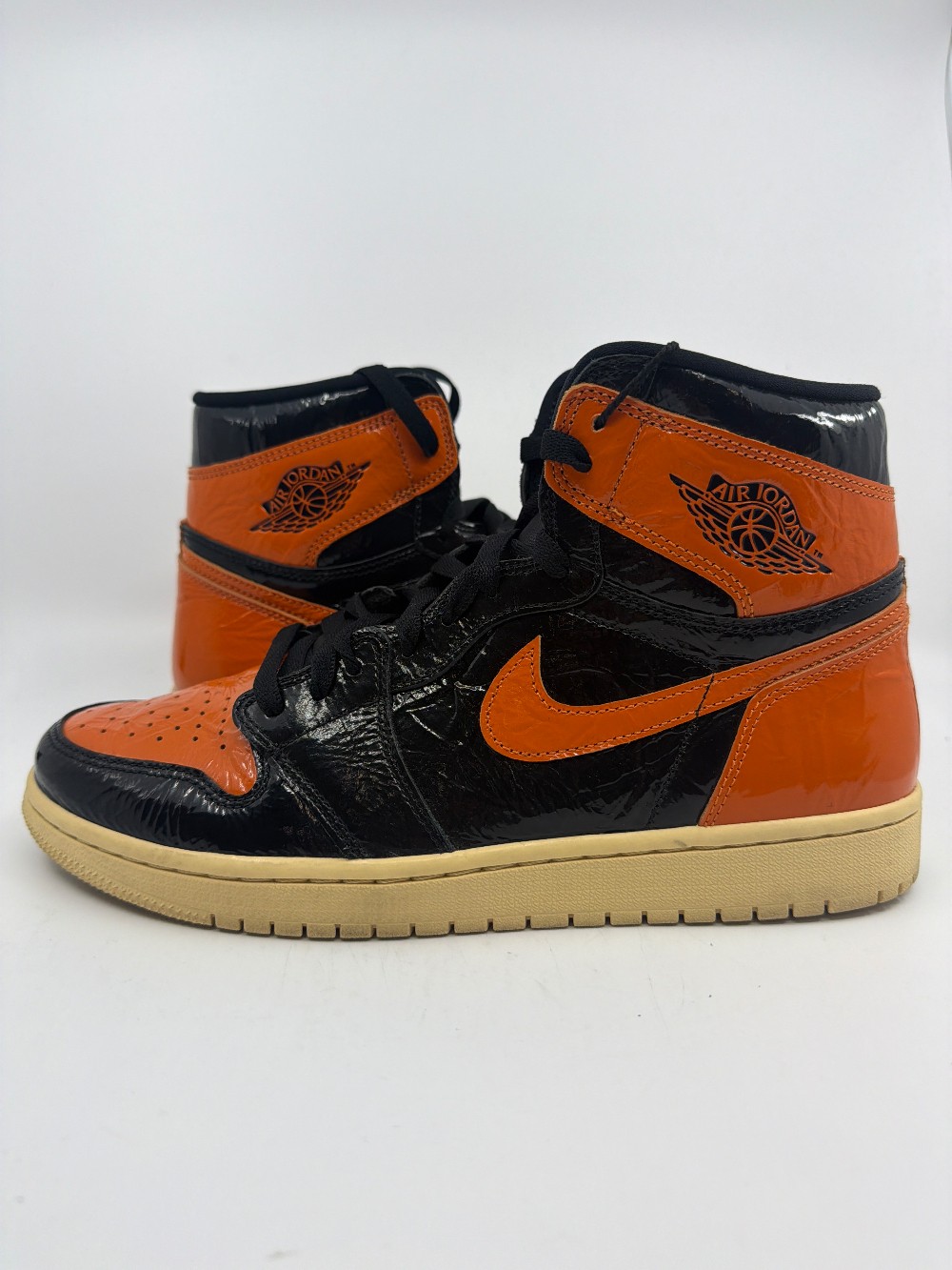 *USED* AJ 1 - SHATTERED BACKBOARD 3.0