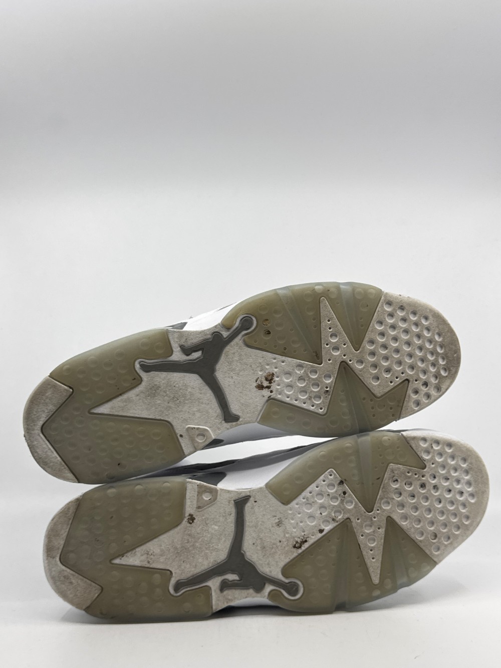*USED* AJ 6 - COOL GREY