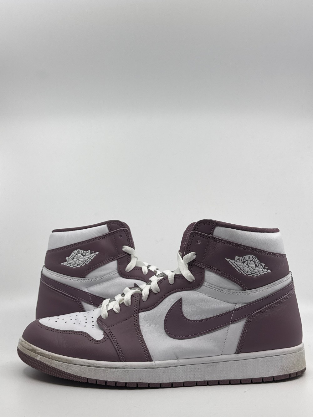 *USED* AJ 1 - MAUVE