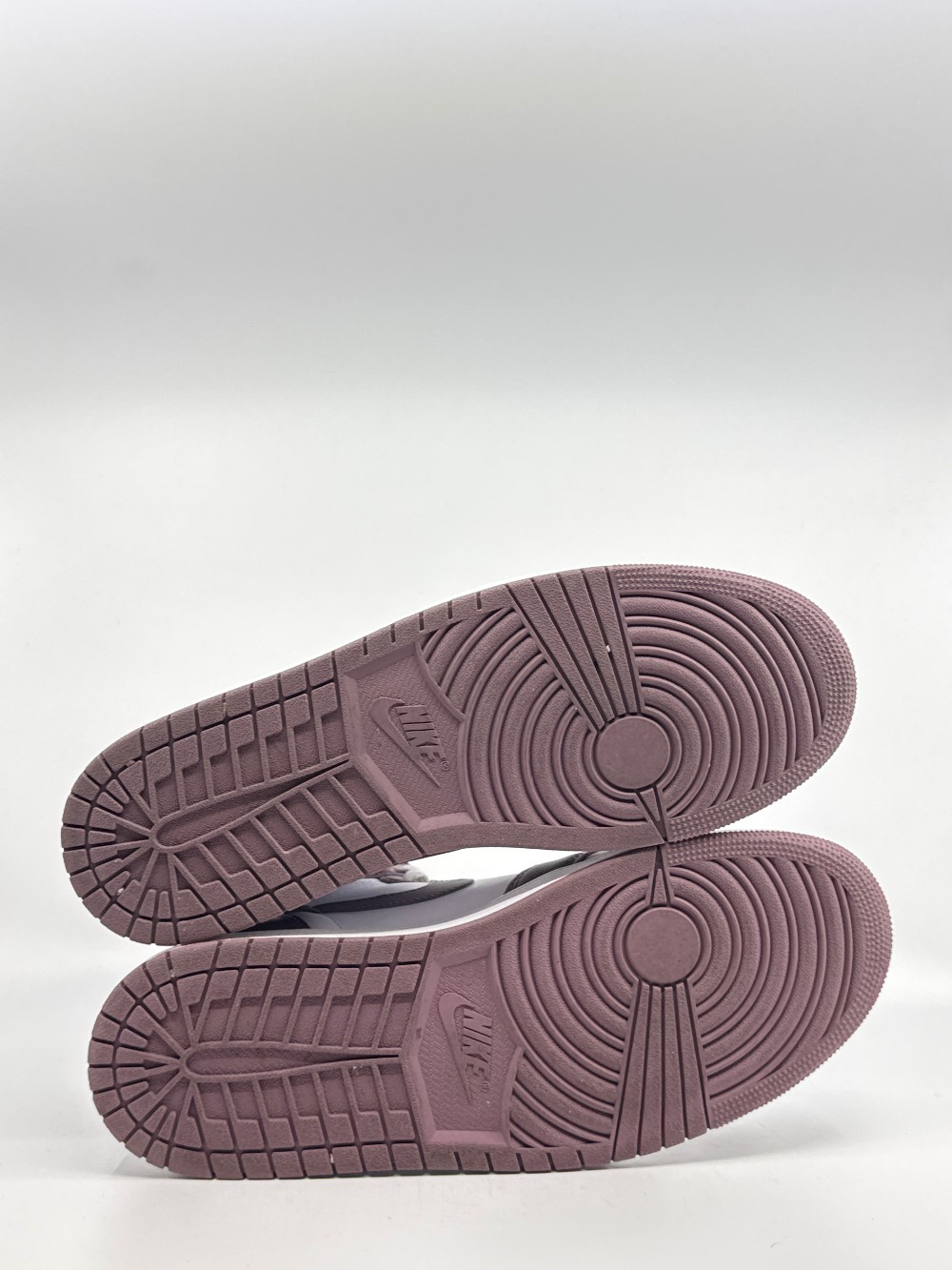 *USED* AJ 1 - MAUVE