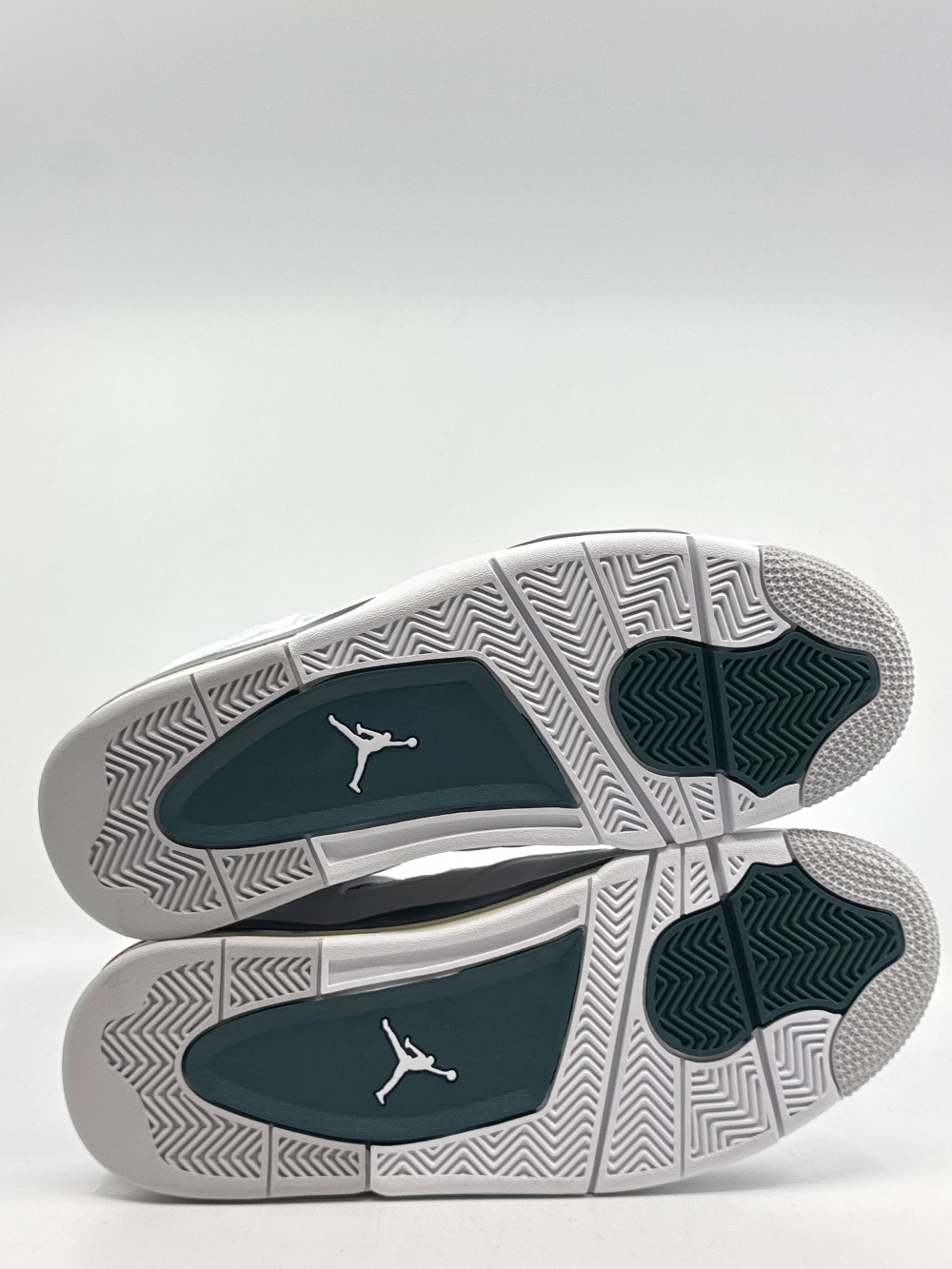 AJ 4 - OXIDIZED GREEN