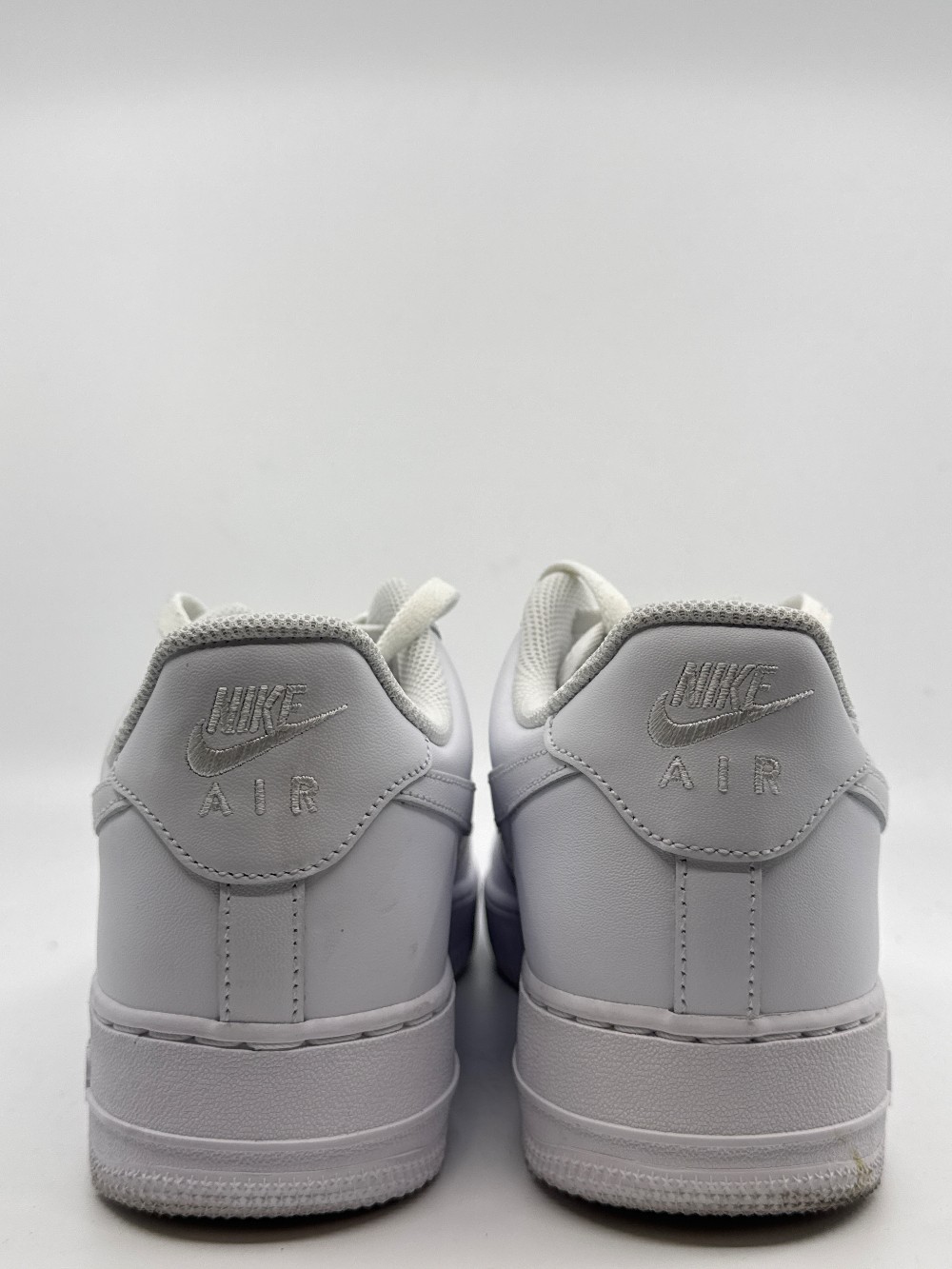 *USED* NIKE AIR FORCE 1 LOW - WHITE