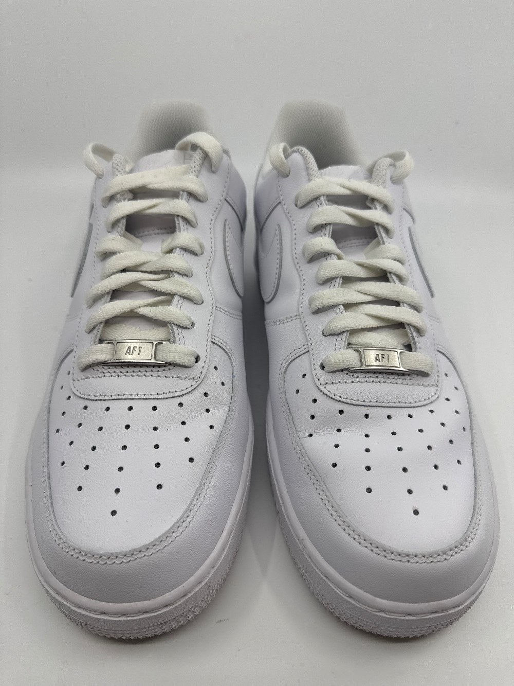 *USED* NIKE AIR FORCE 1 LOW - WHITE