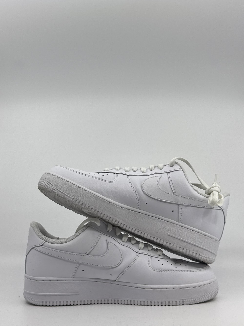 *USED* NIKE AIR FORCE 1 LOW - WHITE