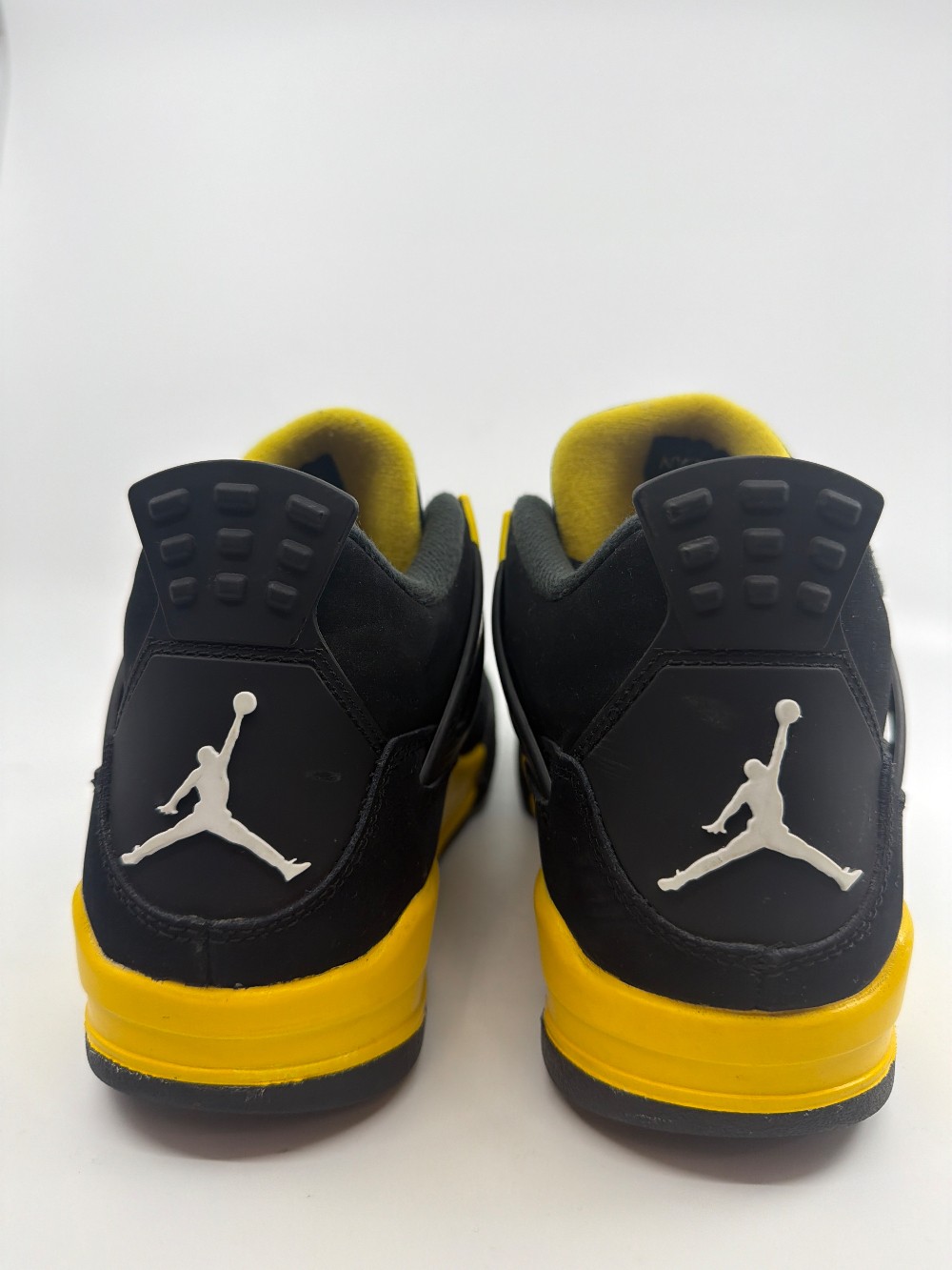 *USED* AJ 4 (GS) - THUNDER (2023)