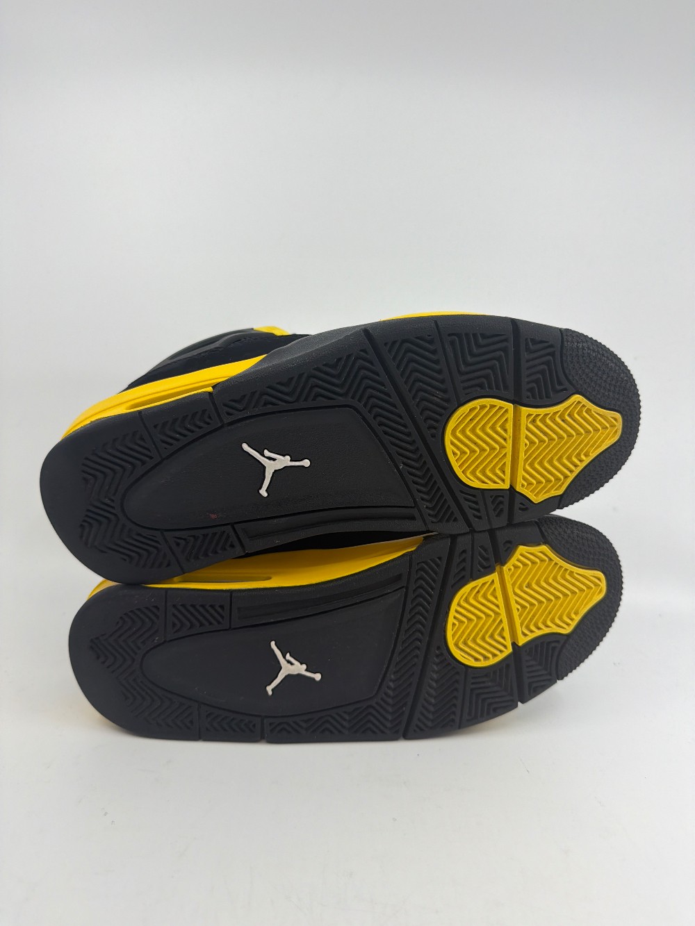 *USED* AJ 4 (GS) - THUNDER (2023)