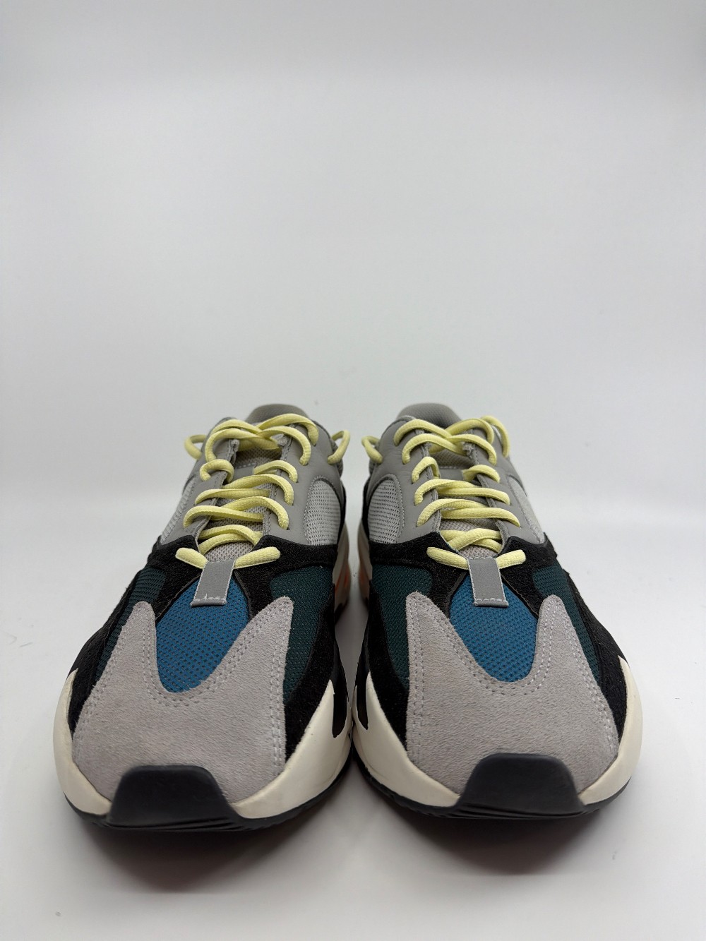 *USED/NO BOX* YEEZY 700 BOOST - WAVE RUNNER