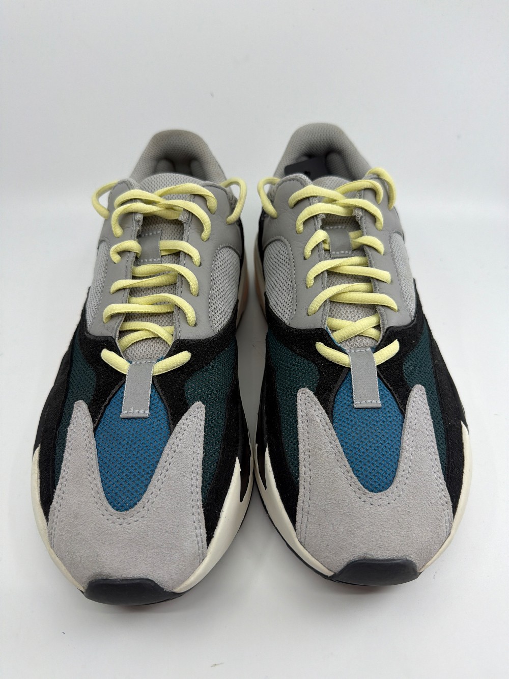 *USED/NO BOX* YEEZY 700 BOOST - WAVE RUNNER