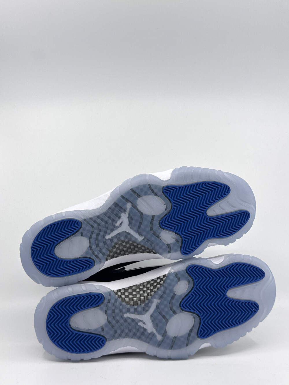 AJ 11 LOW - SPACE JAM