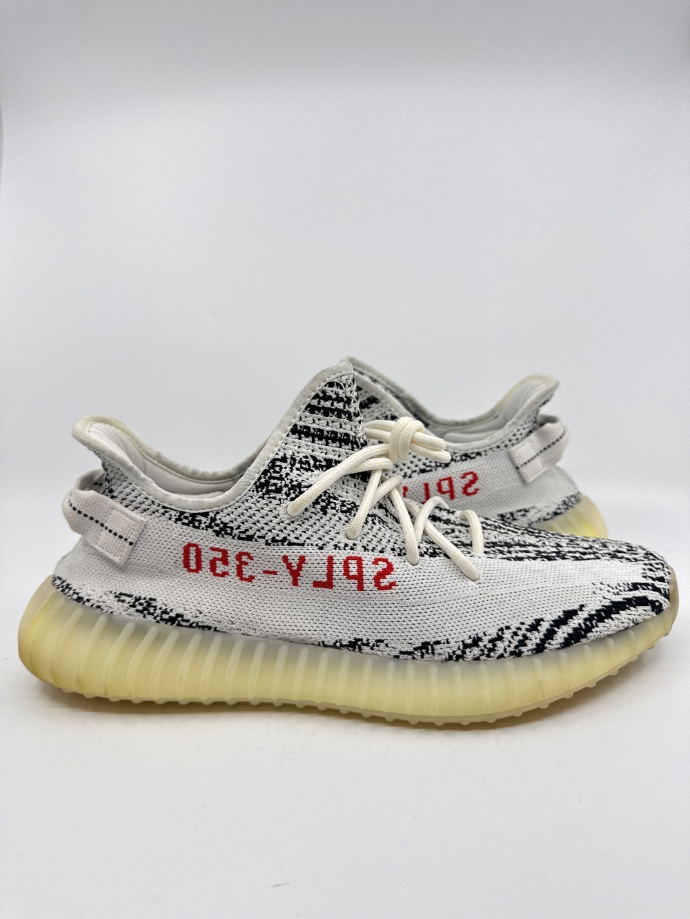 *USED/REP BOX* YEEZY BOOST 350 V2 - ZEBRA