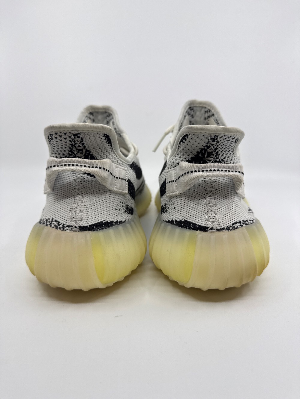 *USED/REP BOX* YEEZY BOOST 350 V2 - ZEBRA