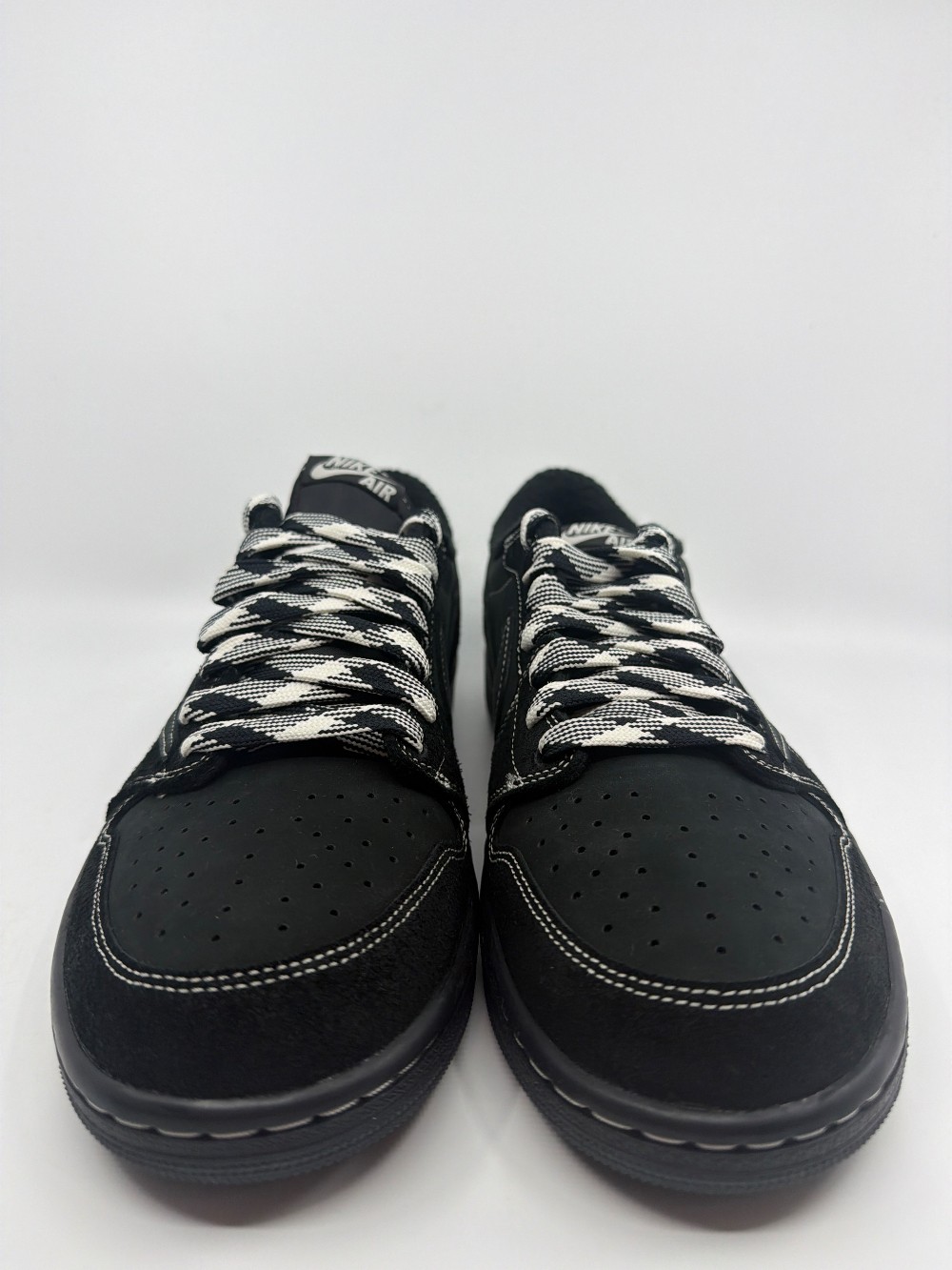 AJ 1 LOW X TRAVIS SCOTT - BLACK PHANTOM