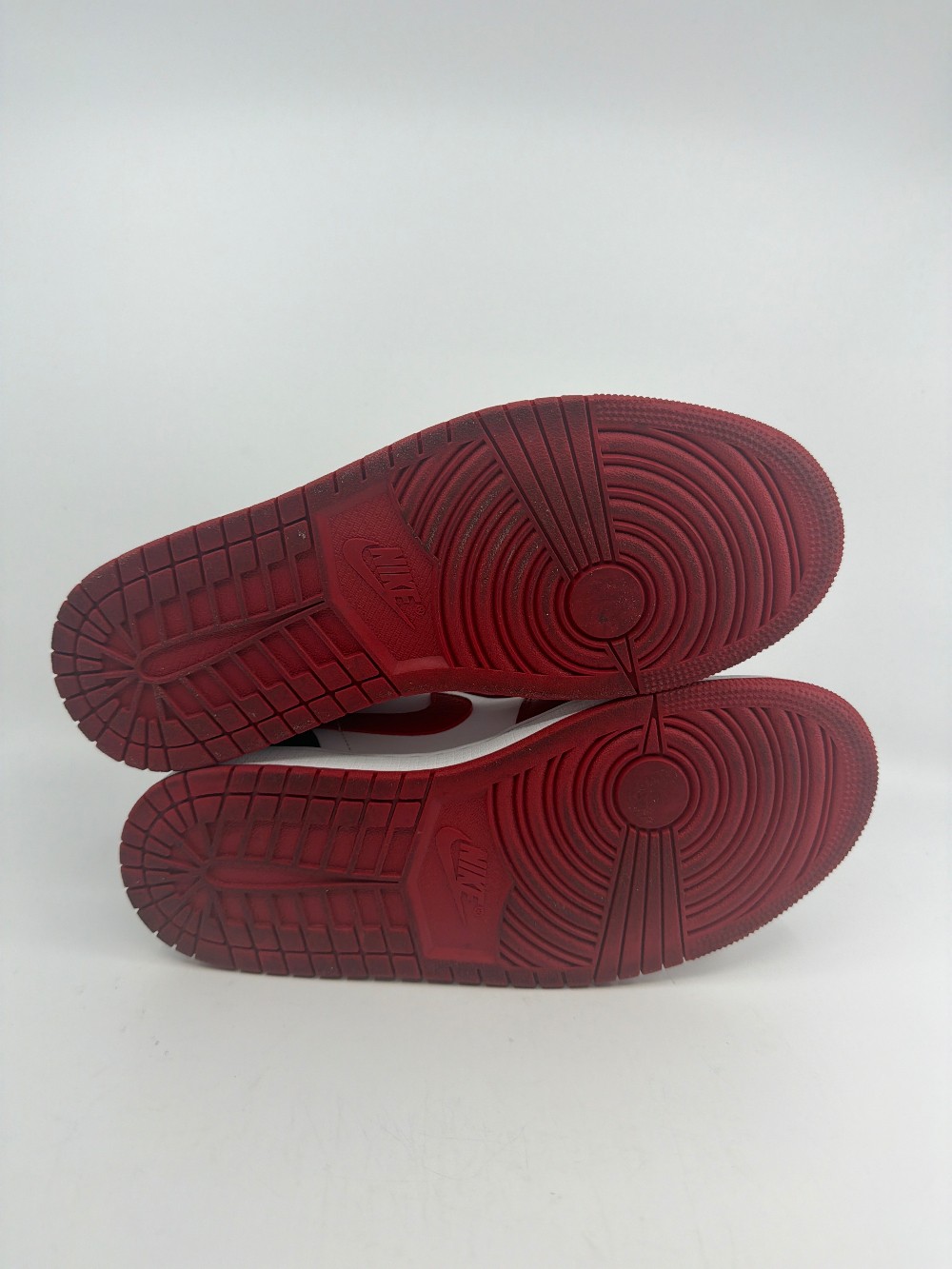 *USED* AJ 1 LOW - BULLS
