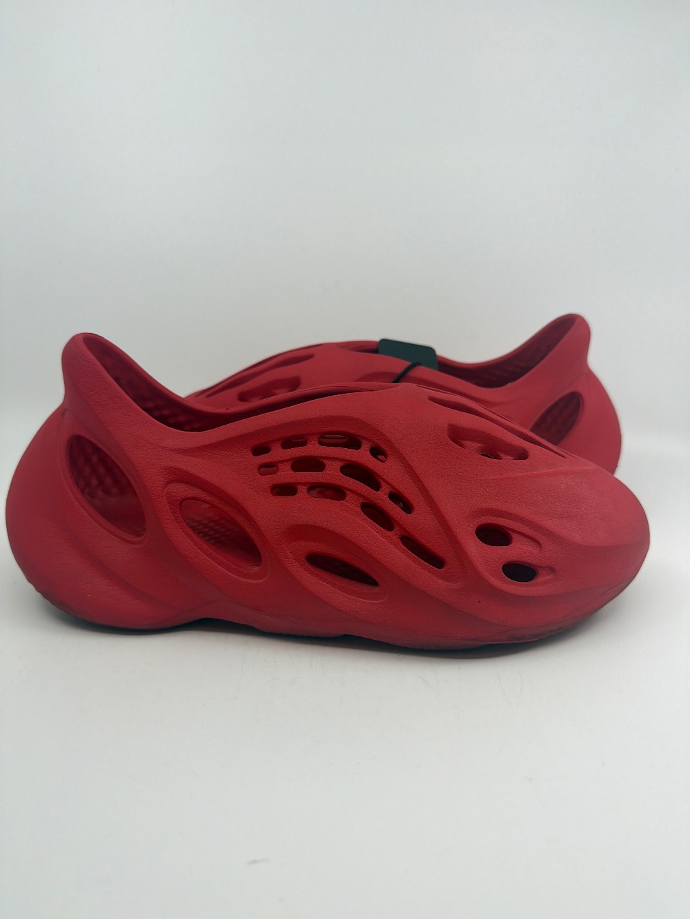*USED* YEEZY FOAM RNNR - VERMILLION