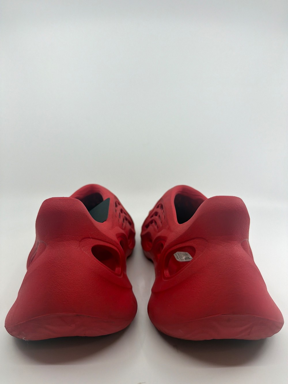 *USED* YEEZY FOAM RNNR - VERMILLION