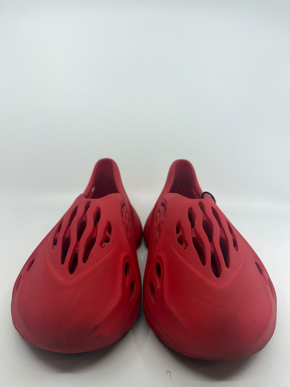 *USED* YEEZY FOAM RNNR - VERMILLION