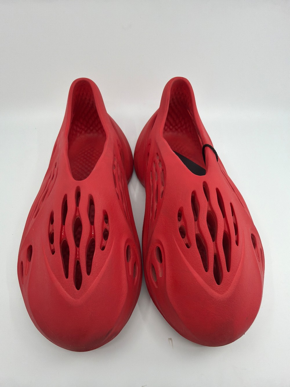 *USED* YEEZY FOAM RNNR - VERMILLION
