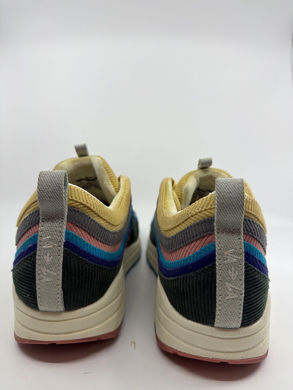 *USED* NIKE AIR MAX 1/97 - SEAN WOTHERSPOON